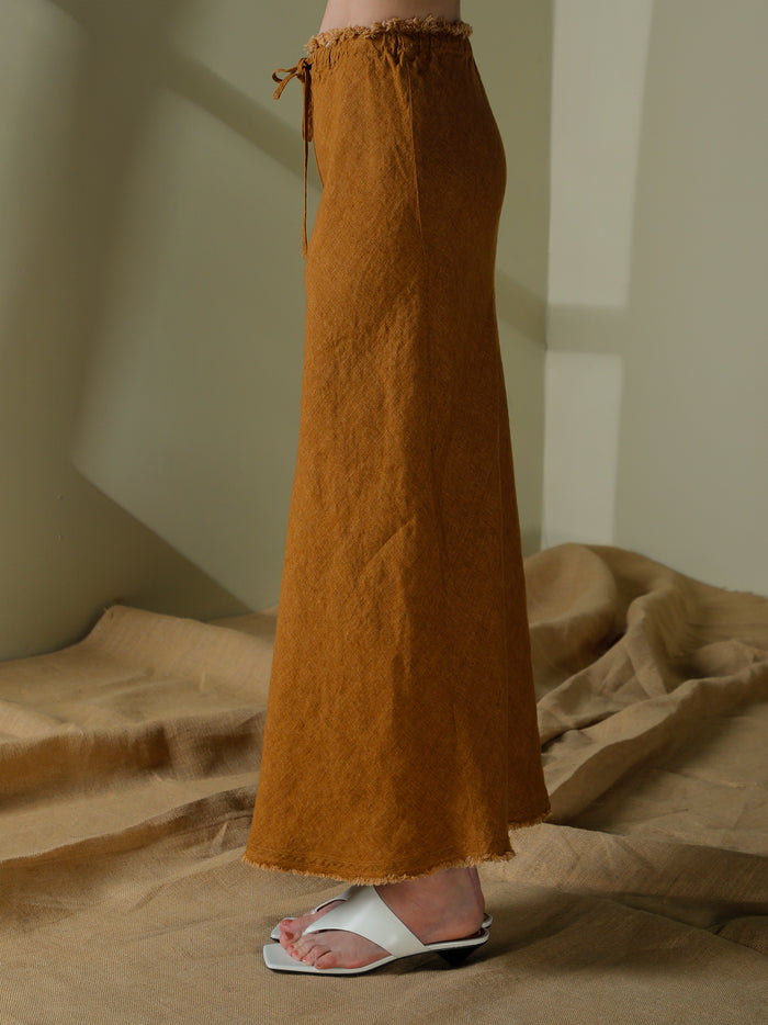 Bias cut long skirt in linen