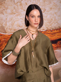 Short-sleeve blouse with V-neckline in linen