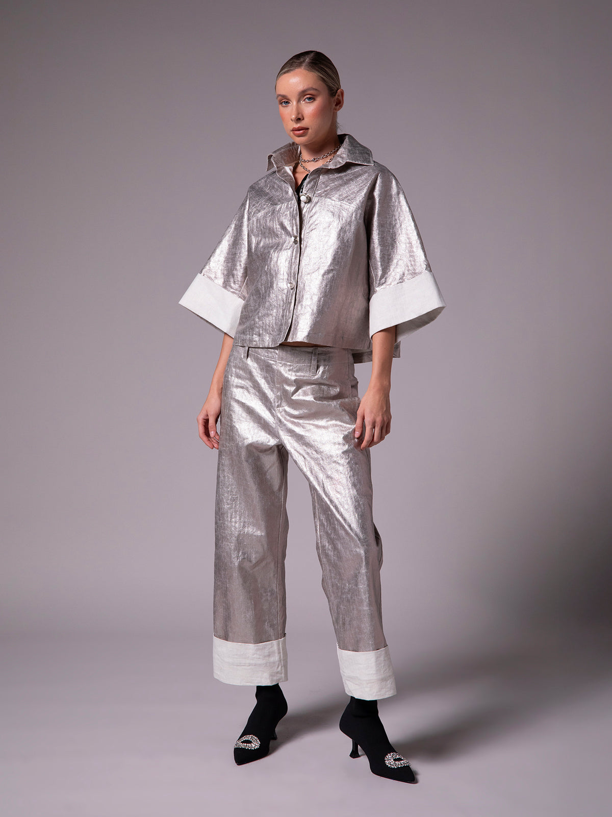 Shirt blouse with cuts in metallic linen