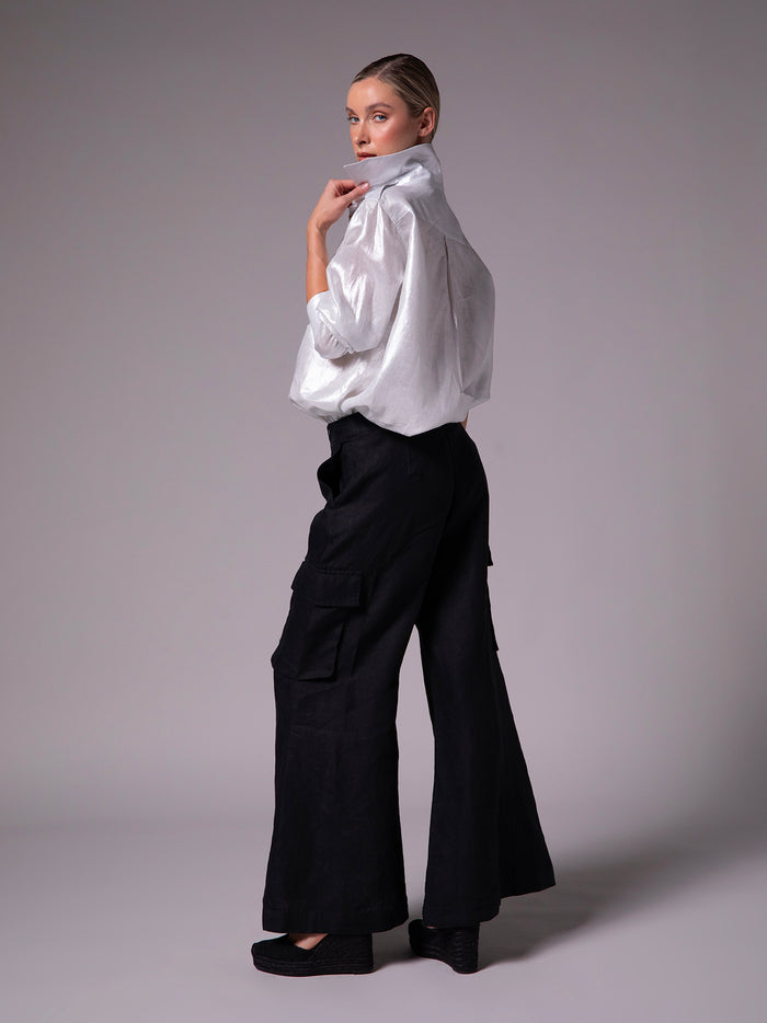 Shirt blouse with epaulettes in metallic linen