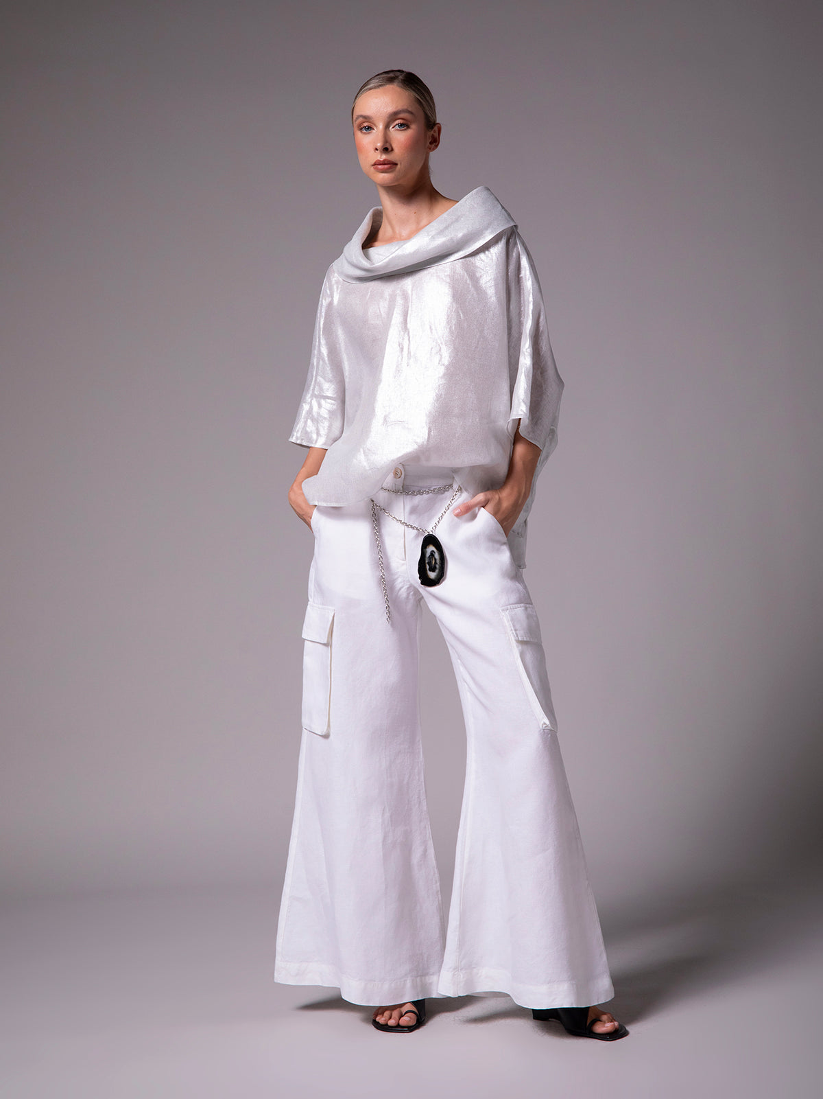 Blouse with boat neck in metallic linen