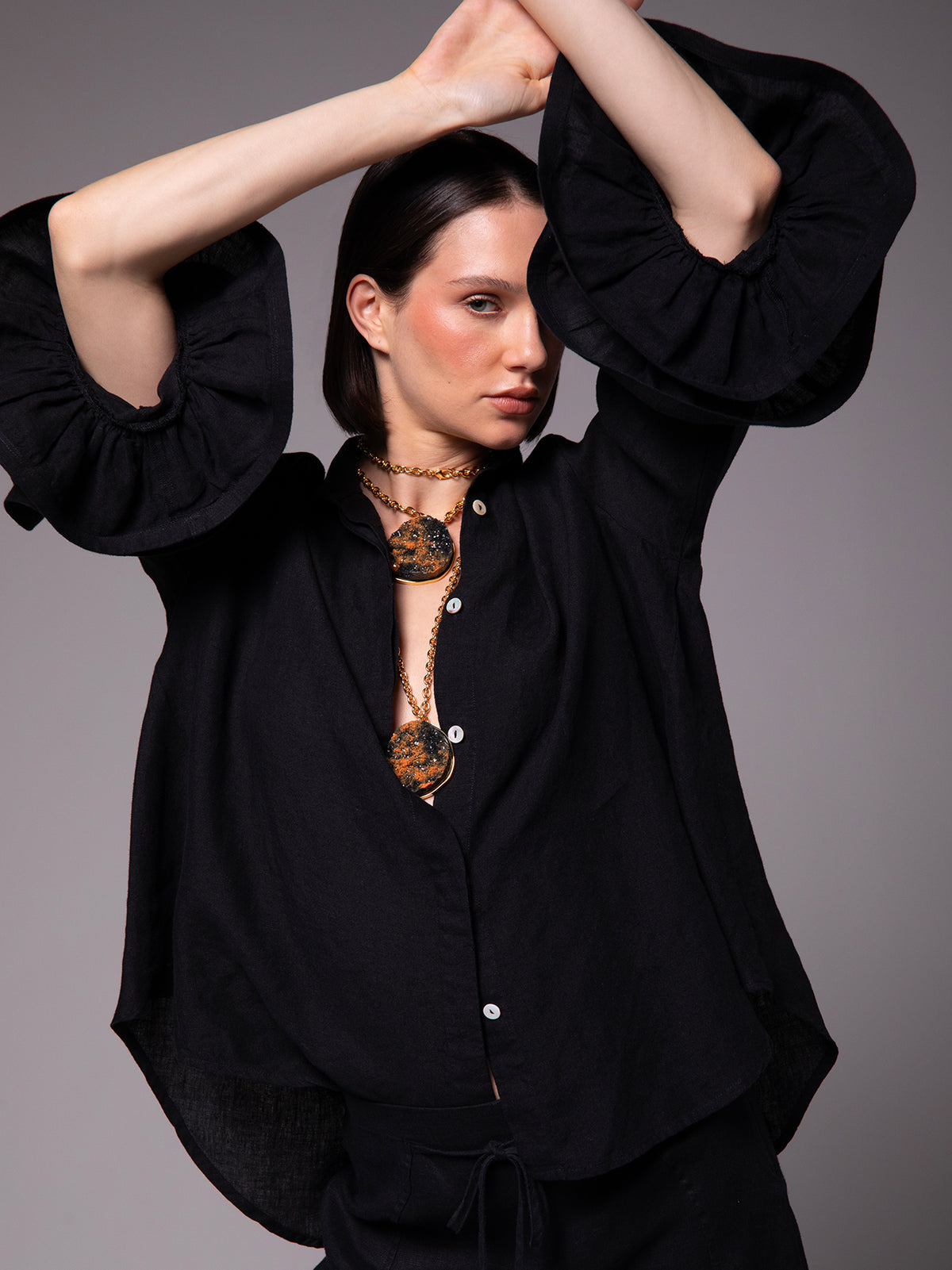 Oversized shirt with double ruffle in linen