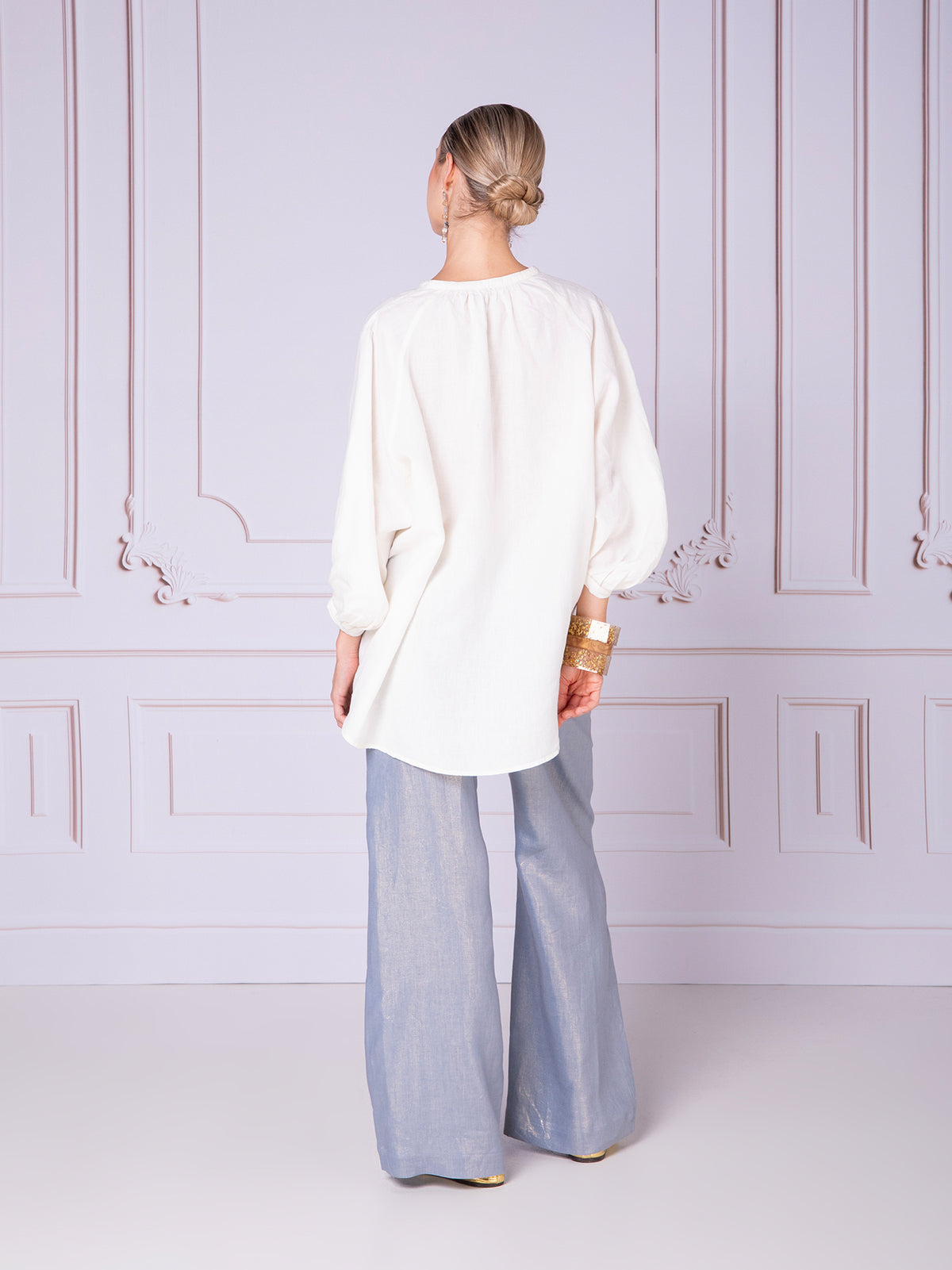 Blouse with placket and raglan sleeves in linen