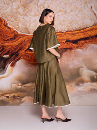 Short-sleeve blouse with V-neckline in linen