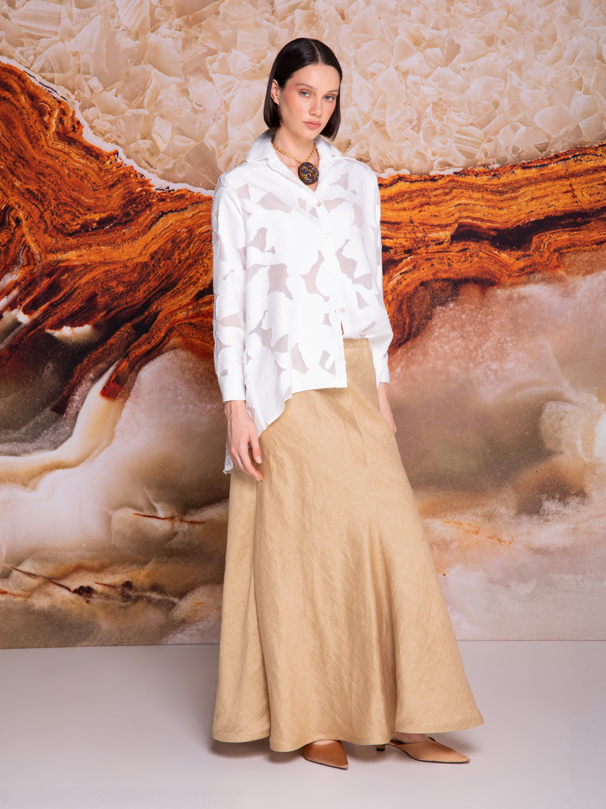 Oversized shirt with crossed back panel in linen