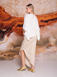 Blouse with panel cuts in linen