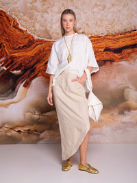 Blouse with panel cuts in linen
