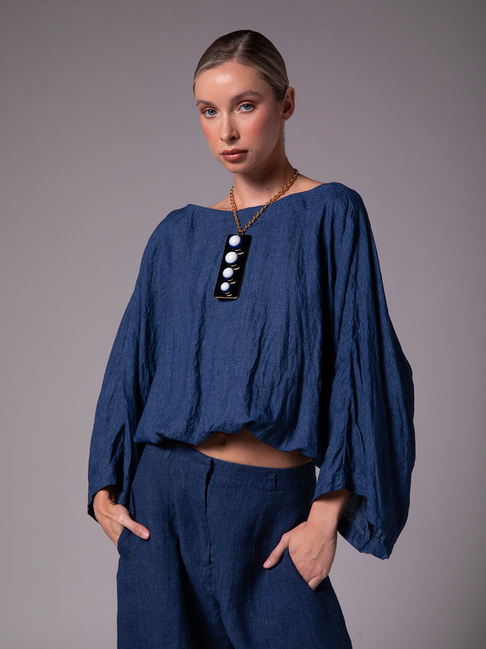 Cropped blouse with Japanese sleeves in linen