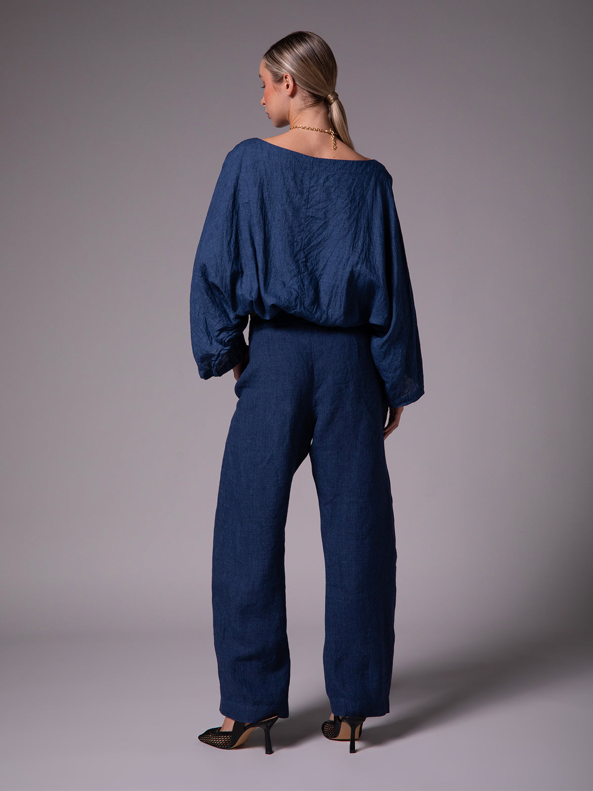 Cropped blouse with Japanese sleeves in linen