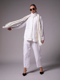 Ladies' jacket with epaulettes in linen