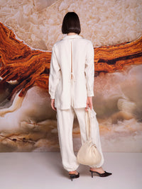 Double-breasted jacket with four buttons in linen