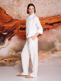 Short jacket with pockets in linen