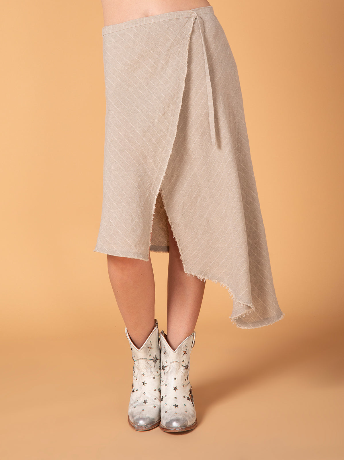 Wrap skirt in linen