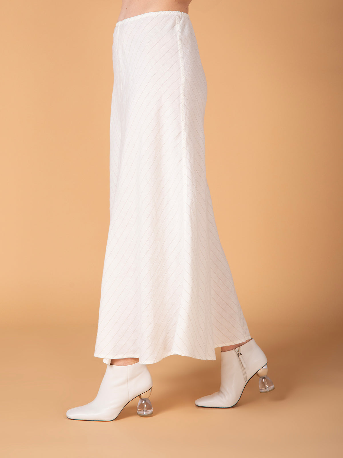 "A" line skirt with cuts in linen