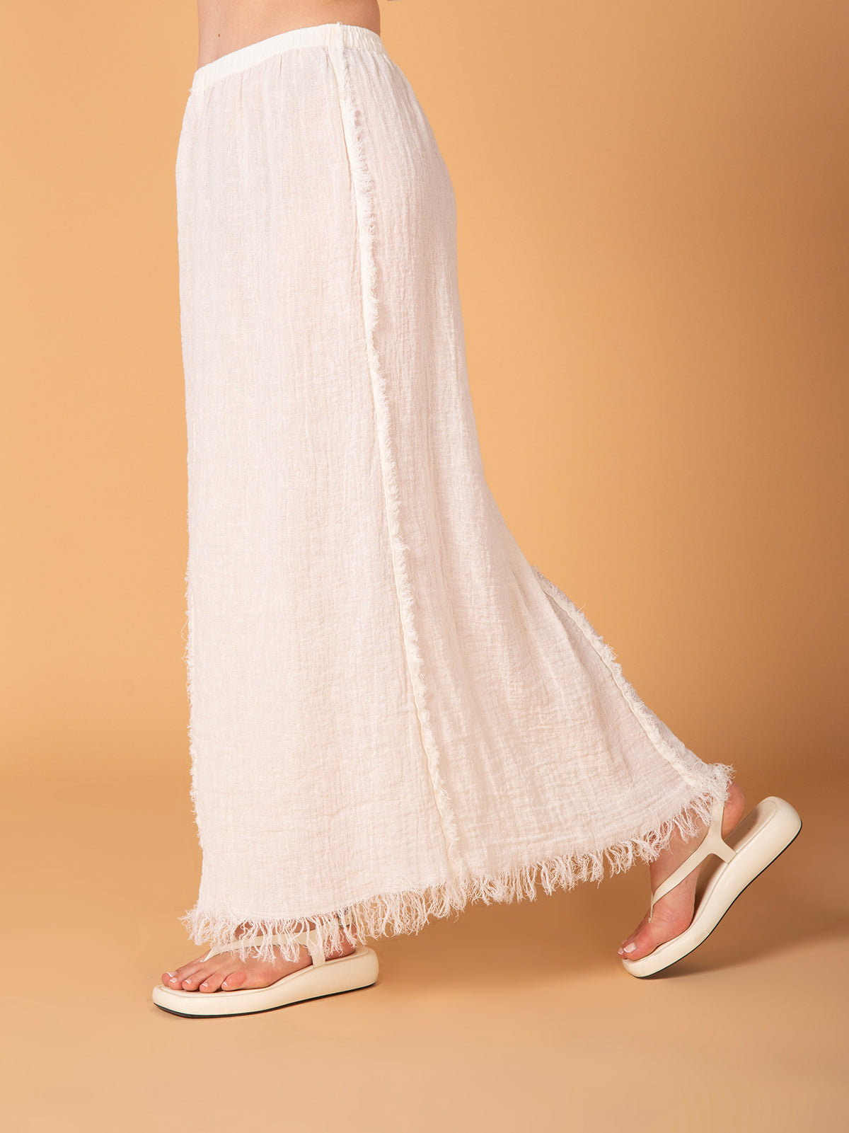 Frayed skirt in linen