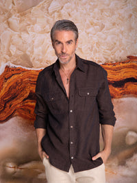 Men’s long-sleeve shirt with shoulder epaulets in linen