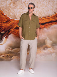 Men’s short-sleeve shirt with shoulder epaulets in linen