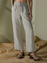 Pants with wide hem in linen