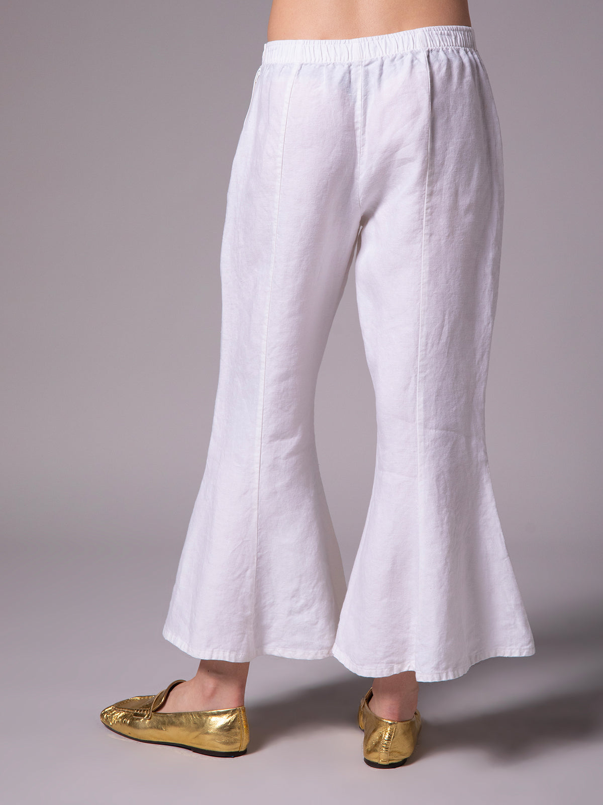 Flared pants with panel cuts in linen