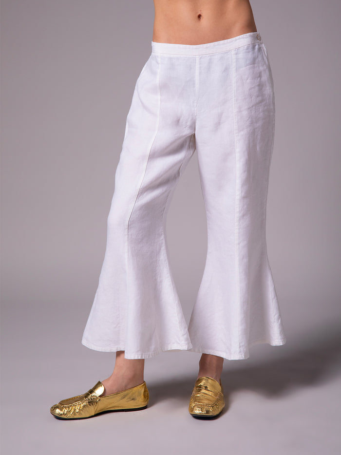Flared pants with panel cuts in linen