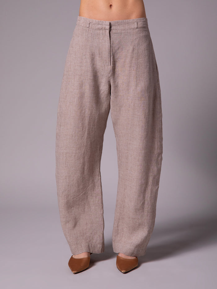 Balloon pants with clothespins in linen