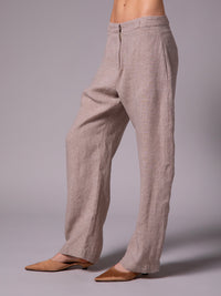 Balloon pants with clothespins in linen