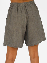Wide-leg pleated shorts in linen