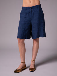Women’s shorts with wide waistband in linen