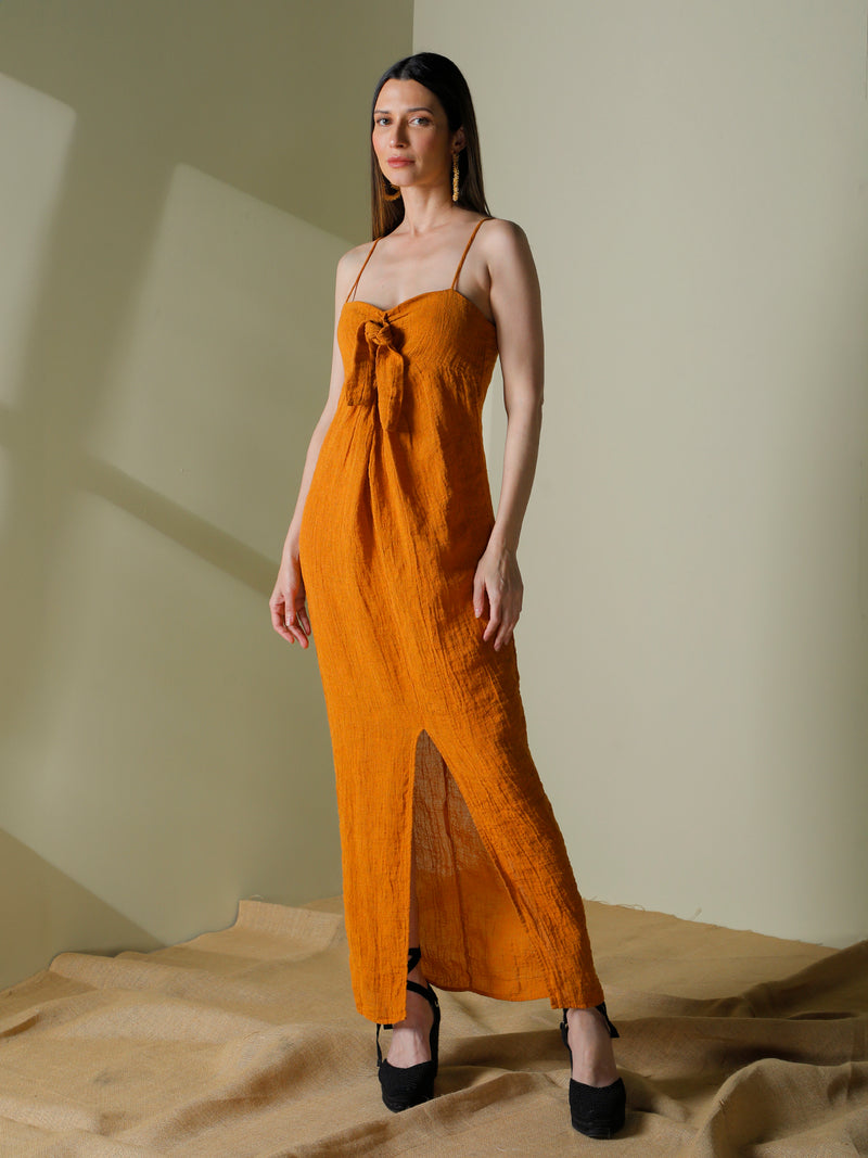 Long dress with knotted neckline in crinkled linen