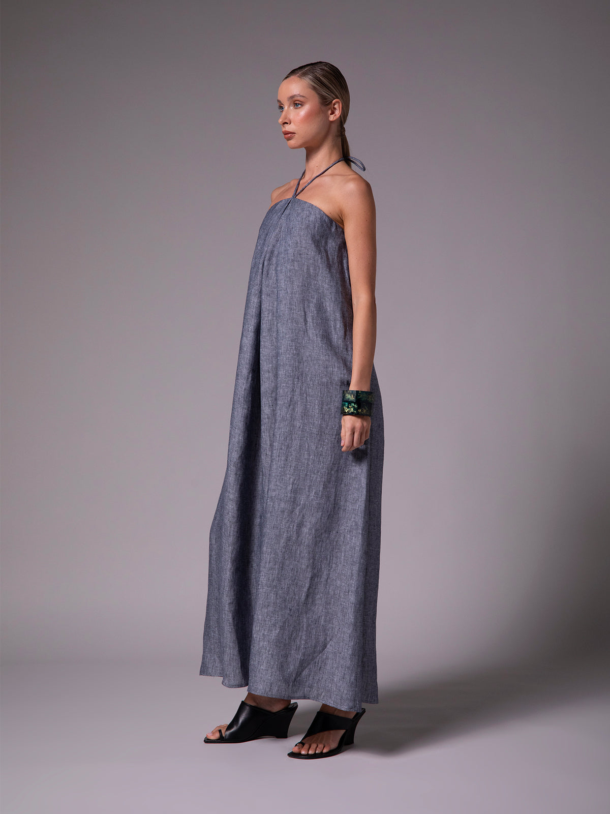 A-line dress with pleats and center strap in linen