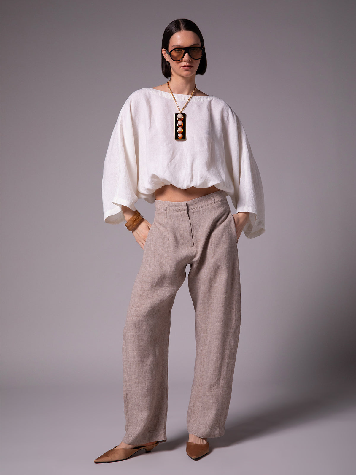 Cropped blouse with Japanese sleeves in linen
