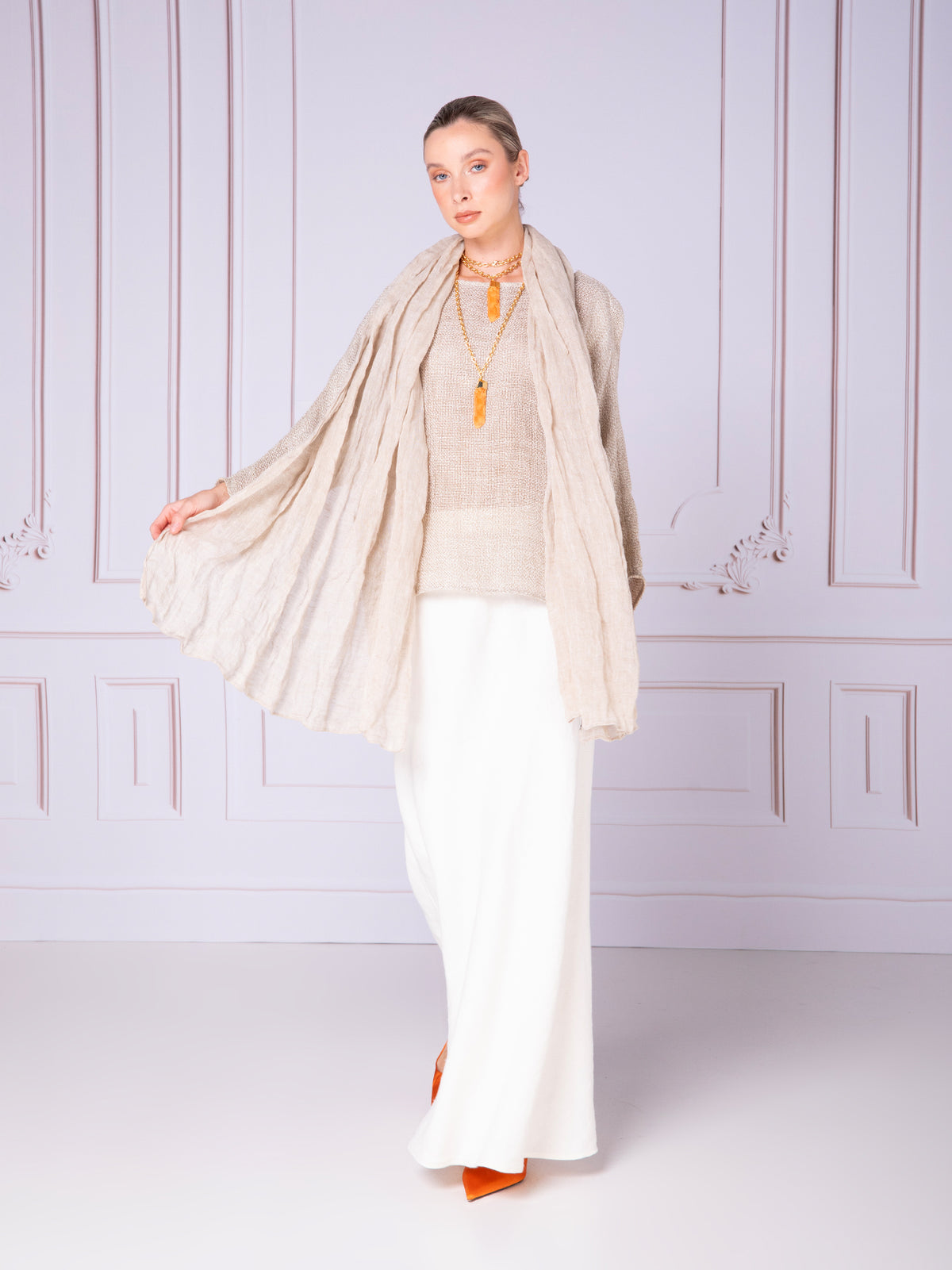 Kimono-sleeve blouse with keyhole neckline in linen
