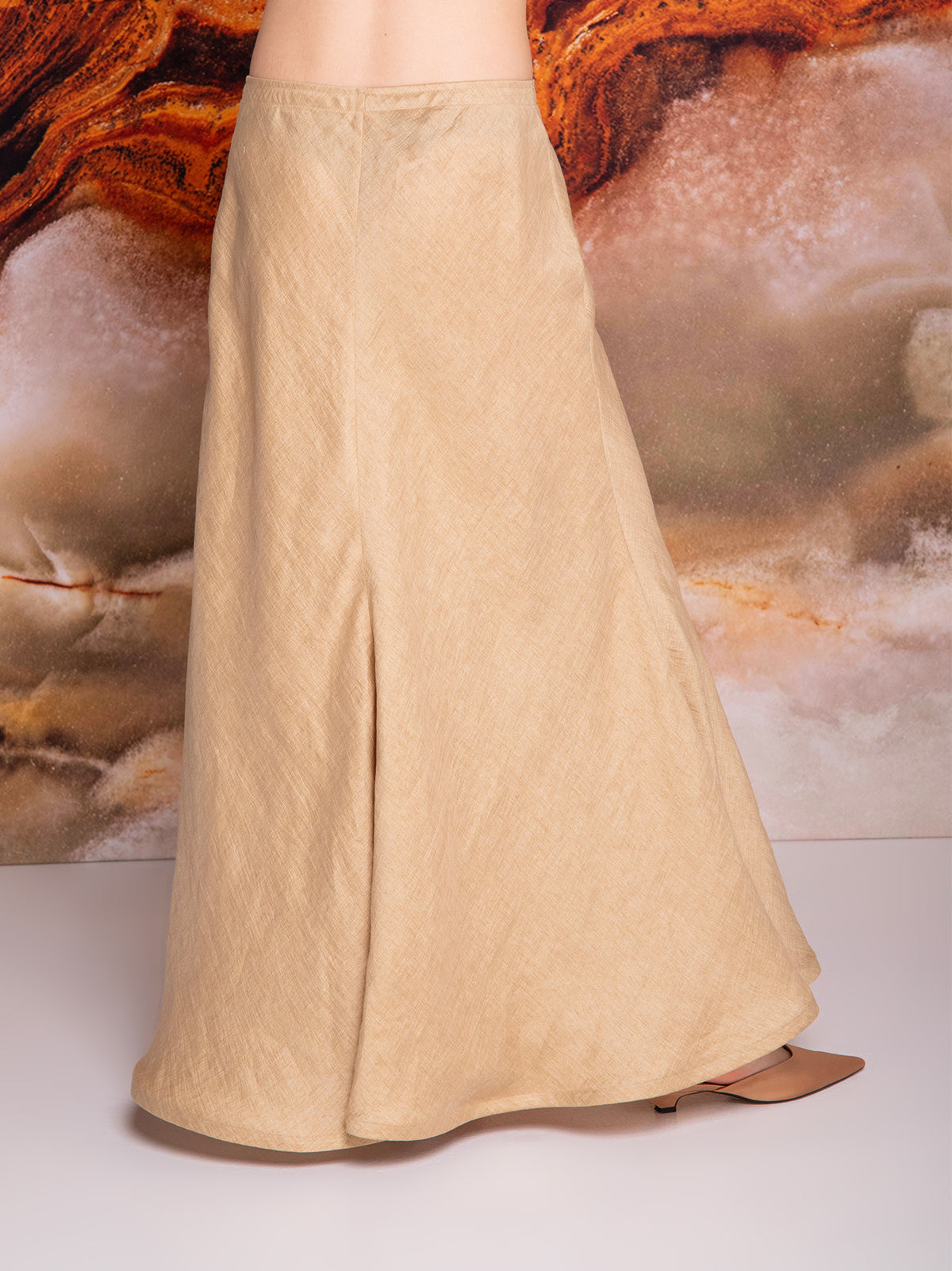 Mermaid-cut skirt in linen